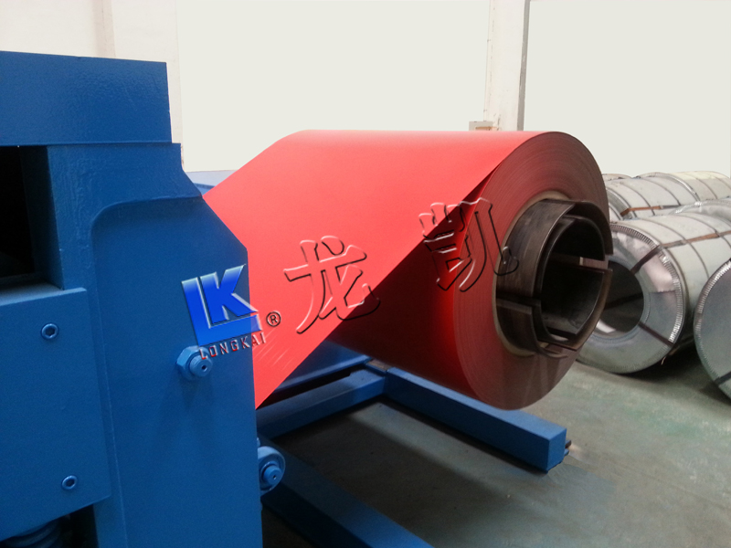 Metal embossing roll