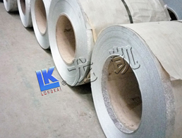 Metal embossing roll
