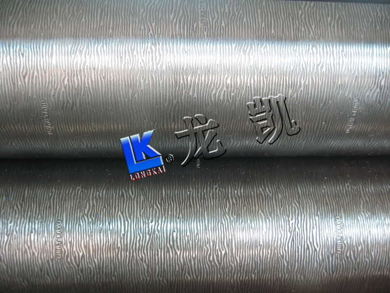 Woodgrain embossing roll